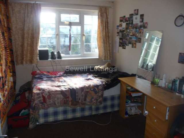  Image of 7 Bedroom Detached  To Rent at Crescent Road  Reading, RG1 5SN