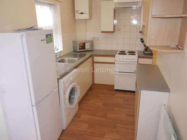  Image of 3 Bedroom Detached  To Rent at Crescent Road  Reading, RG1 5SP
