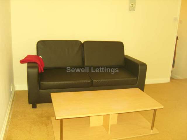  Image of 3 Bedroom Detached  To Rent at Crescent Road  Reading, RG1 5SP