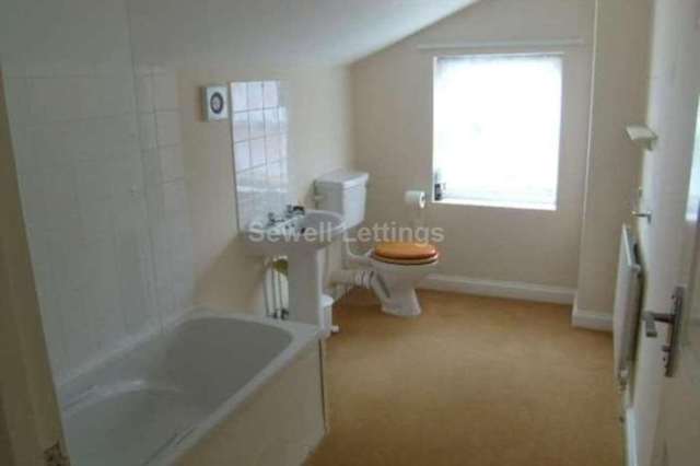  Image of 3 Bedroom Detached  To Rent at Crescent Road  Reading, RG1 5SP