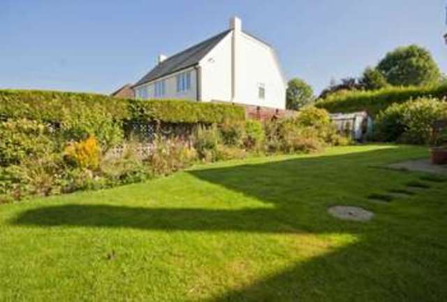  Image of 3 Bedroom Detached  For Sale at Northwood, HA6 3EB