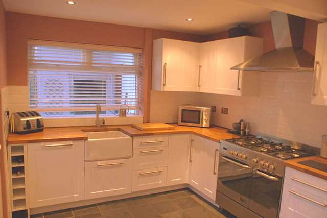 Image of 3 Bedroom Semi-Detached  To Rent at Cross Lane  Newton Le Willows, WA12 9QA
