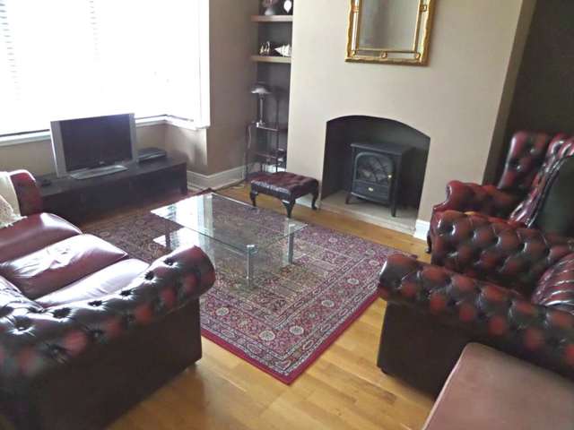  Image of 3 Bedroom Semi-Detached  To Rent at Cross Lane  Newton Le Willows, WA12 9QA