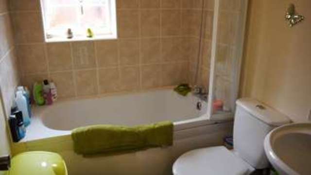  Image of 2 Bedroom Cottage  For Sale at Garthorpe North Lincolnshire, DN17 4SD