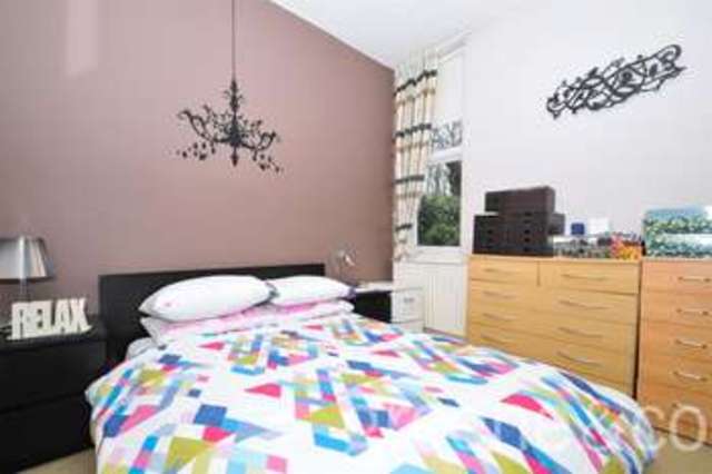 Image of 1 Bedroom Flat  For Sale at Crouch End London Crouch End, N8 9EG