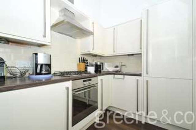  Image of 1 Bedroom Flat  For Sale at Crouch End London Crouch End, N8 9EG