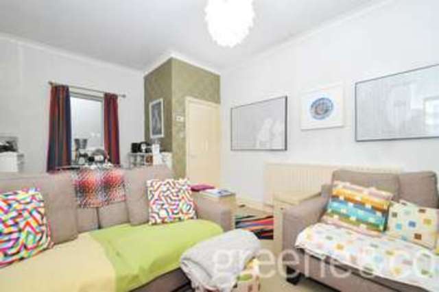  Image of 1 Bedroom Flat  For Sale at Crouch End London Crouch End, N8 9EG