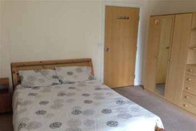  Image of 2 Bedroom Flat  To Rent at Basingstoke, RG21 7TY