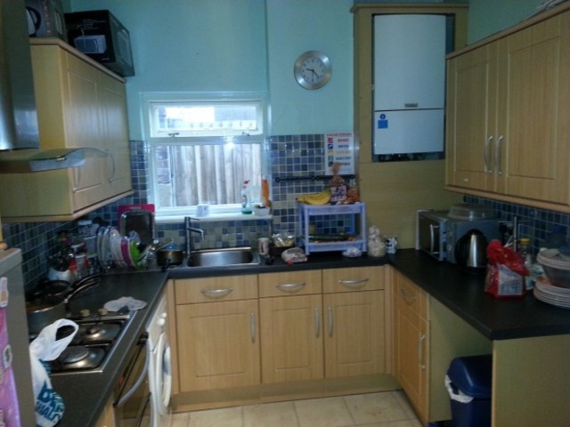  Image of 2 Bedroom Maisonette  To Rent at Dagmar Avenue  Wembley, HA9 8DQ