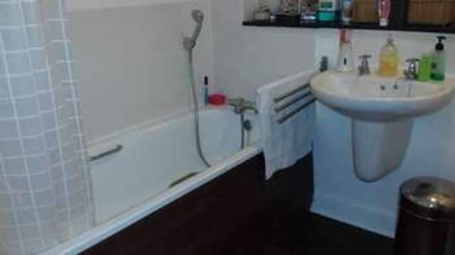  Image of 1 Bedroom Apartment  For Sale at Milton Keynes, MK9 2FB