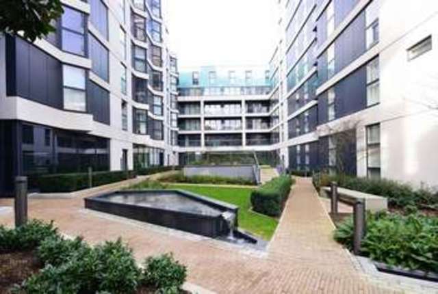  Image of 2 Bedroom Flat  For Sale at Pear Tree Street  London, EC1V 3AJ