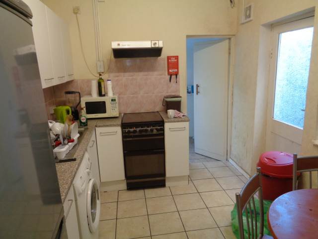 Image of 4 Bedroom Detached  To Rent at Cathays  Roath, CF24 4NX