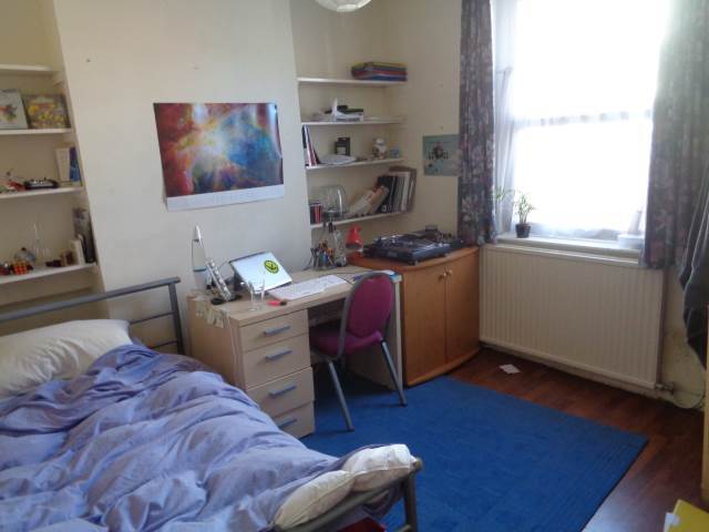  Image of 4 Bedroom Detached  To Rent at Cathays  Roath, CF24 4NX