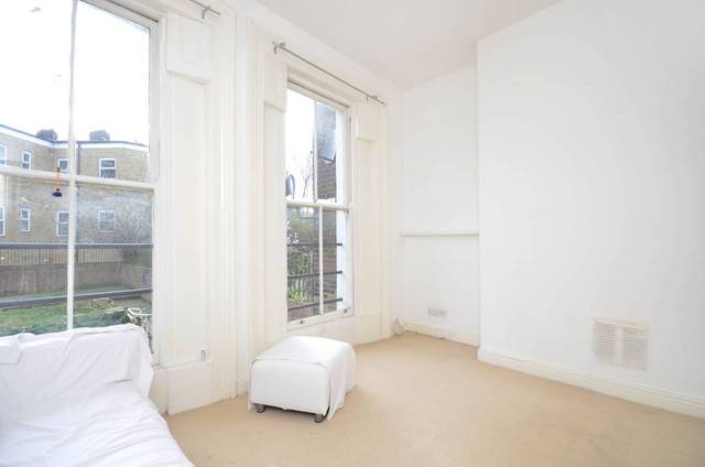  Image of 2 Bedroom Flat  For Sale at Darnley Road  Hackney, E9 6QH