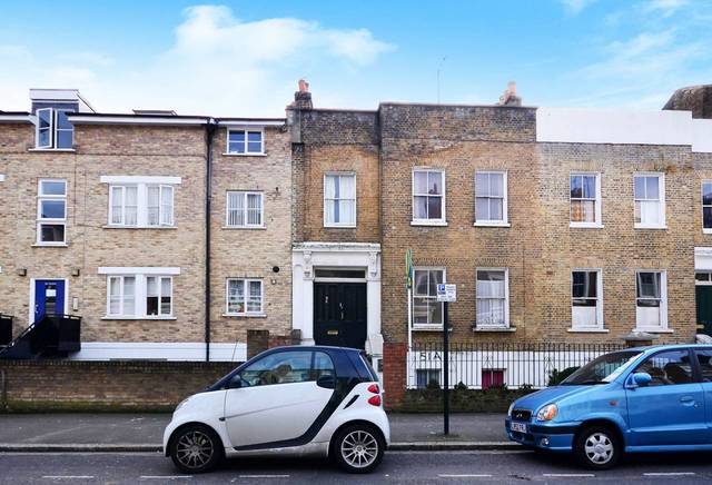  Image of 2 Bedroom Flat  For Sale at Darnley Road  Hackney, E9 6QH