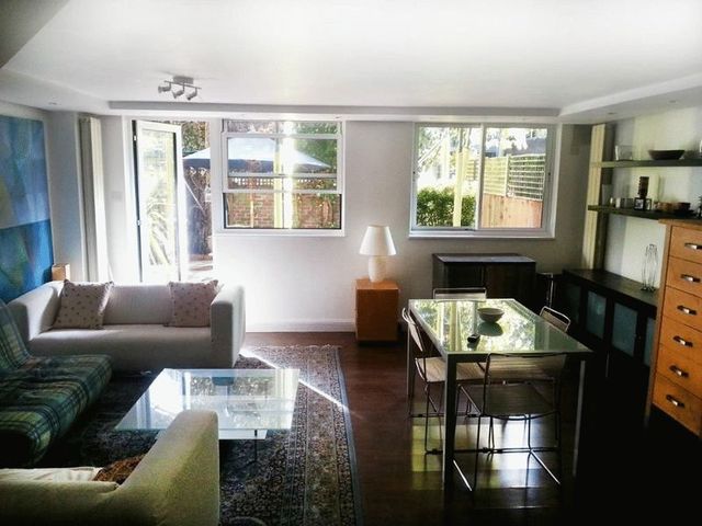  Image of 1 Bedroom Property  To Rent at Dartmouth Close  London, W11 1DR
