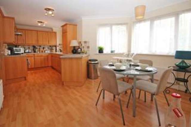  Image of 2 Bedroom Flat  For Sale at Derby Road  Bournemouth, BH1 3PT