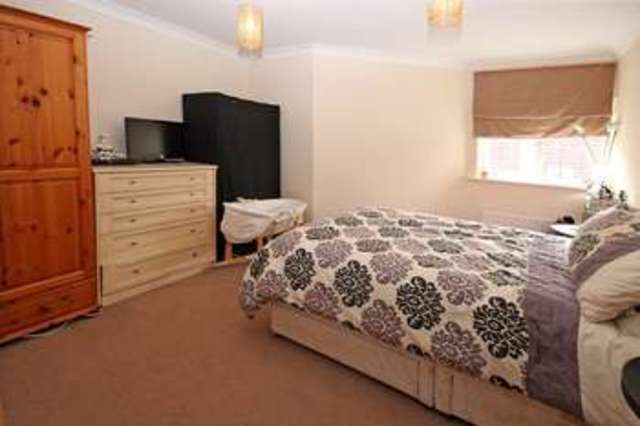  Image of 2 Bedroom Flat  For Sale at Derby Road  Bournemouth, BH1 3PT