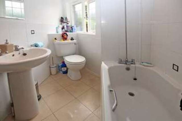  Image of 2 Bedroom Flat  For Sale at Derby Road  Bournemouth, BH1 3PT