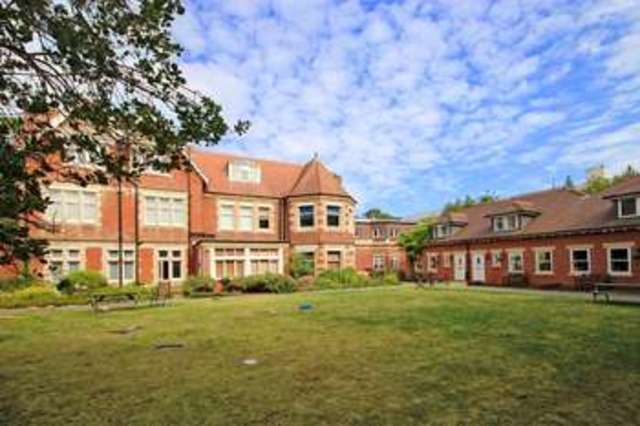  Image of 2 Bedroom Flat  For Sale at Derby Road  Bournemouth, BH1 3PT