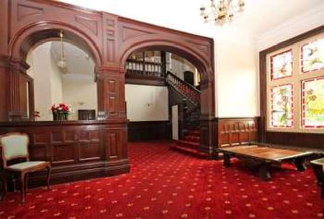  Image of 2 Bedroom Flat  For Sale at Derby Road  Bournemouth, BH1 3PT