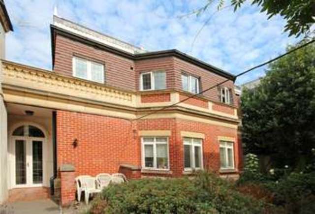  Image of 2 Bedroom Flat  For Sale at Derby Road  Bournemouth, BH1 3PT