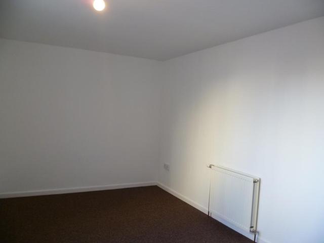 Image of 2 Bedroom Flat  To Rent at Cardenden Fife Fife, KY5 0JH