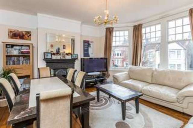  Image of 3 Bedroom Property  For Sale at Derwent Road London London, N13 4PY