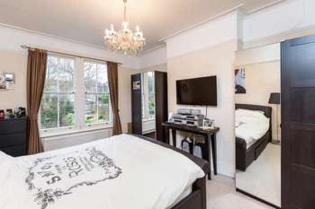  Image of 3 Bedroom Property  For Sale at Derwent Road London London, N13 4PY