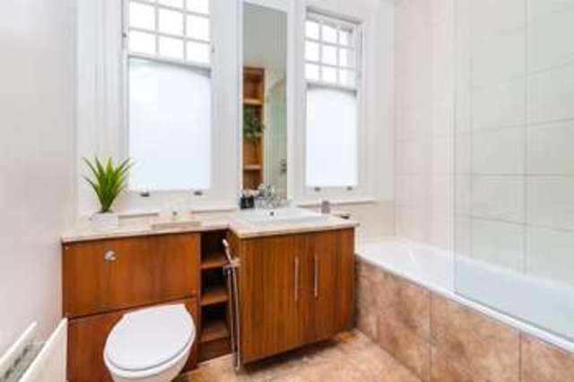  Image of 3 Bedroom Property  For Sale at Derwent Road London London, N13 4PY