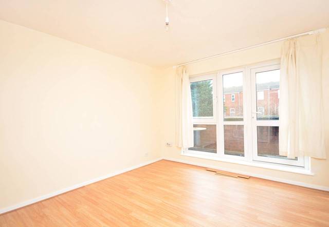  Image of 3 Bedroom Maisonette  For Sale at Detmold Road  Hackney, E5 9NJ