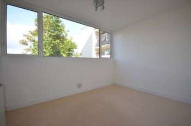  Image of 2 Bedroom Flat  For Sale at Devon View  Dawlish, EX7 0PP