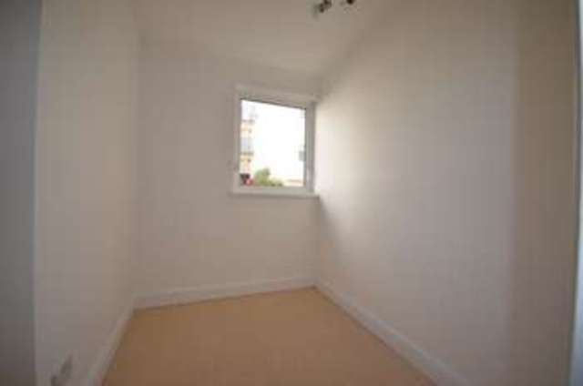  Image of 2 Bedroom Flat  For Sale at Devon View  Dawlish, EX7 0PP