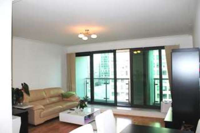  Image of 2 Bedroom Flat  To Rent at 3 South Quay Square  Docklands, E14 9RZ