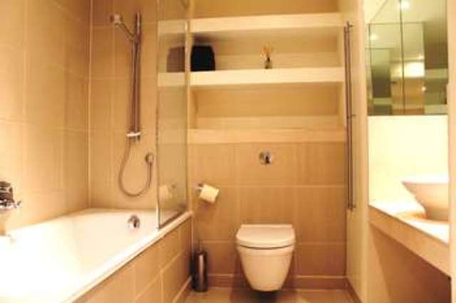  Image of 2 Bedroom Flat  To Rent at 3 South Quay Square  Docklands, E14 9RZ