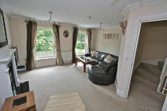  Image of 3 Bedroom Detached  To Rent at Douglas Court  Ely, CB7 4SE