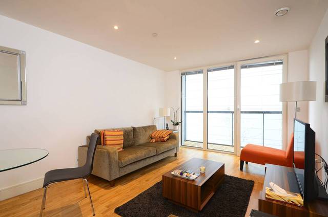  Image of 2 Bedroom Flat  For Sale at Dowells Street  Greenwich, SE10 9FQ