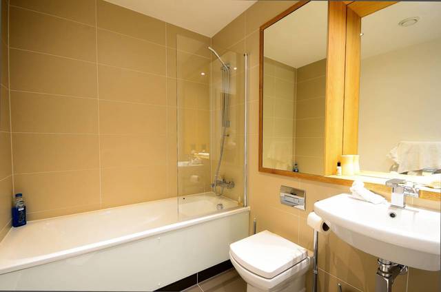  Image of 2 Bedroom Flat  For Sale at Dowells Street  Greenwich, SE10 9FQ
