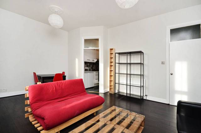  Image of 1 Bedroom Flat  To Rent at Downs Road  Lower Clapton, E5 8QJ