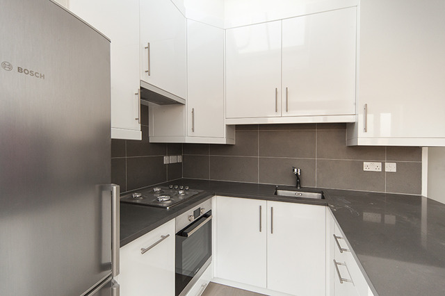  Image of 2 Bedroom Flat  To Rent at Earls Court Road  London, SW5 9RQ