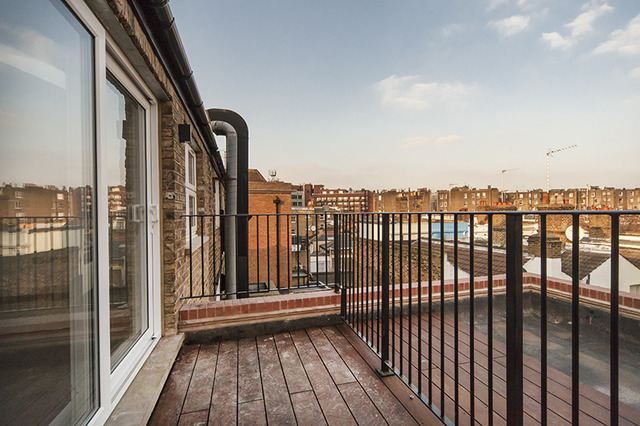  Image of 2 Bedroom Flat  To Rent at Earls Court Road  London, SW5 9RQ