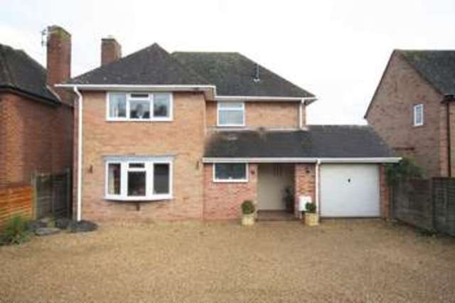  Image of 3 Bedroom Detached  For Sale at East Green Drive  Shottery, CV37 9HT