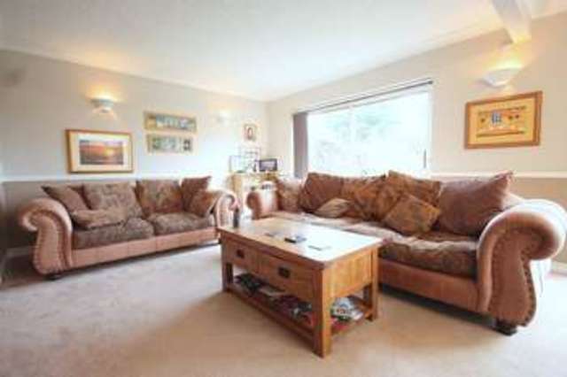  Image of 3 Bedroom Detached  For Sale at East Green Drive  Shottery, CV37 9HT