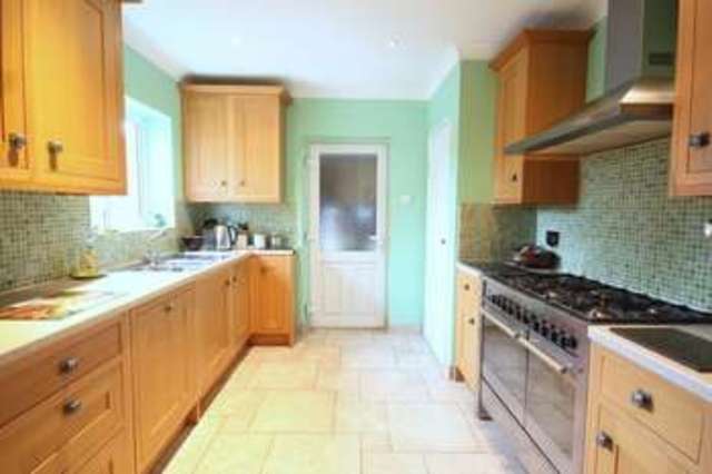 Image of 3 Bedroom Detached  For Sale at East Green Drive  Shottery, CV37 9HT