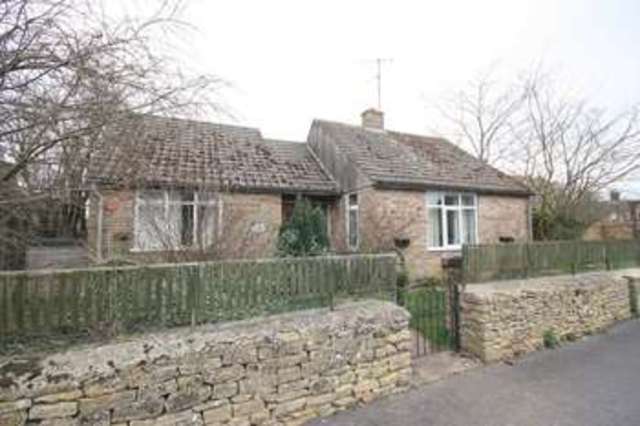  Image of 2 Bedroom Bungalow  For Sale at East Street  Long Compton, CV36 5JT