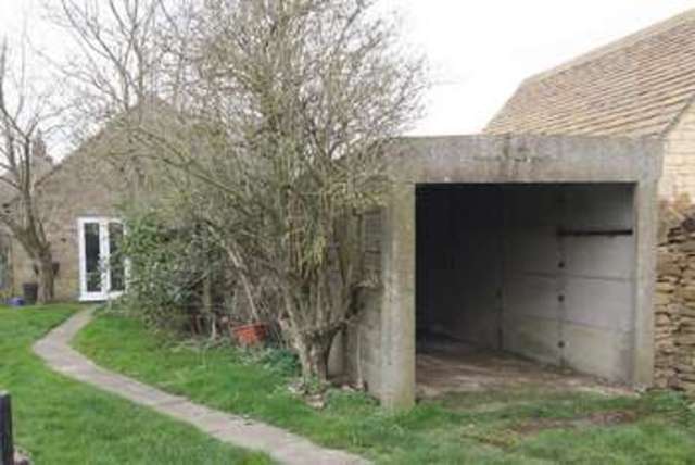  Image of 2 Bedroom Bungalow  For Sale at East Street  Long Compton, CV36 5JT