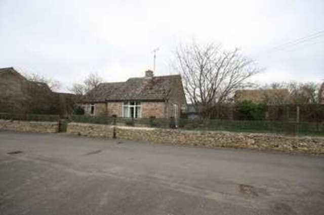  Image of 2 Bedroom Bungalow  For Sale at East Street  Long Compton, CV36 5JT