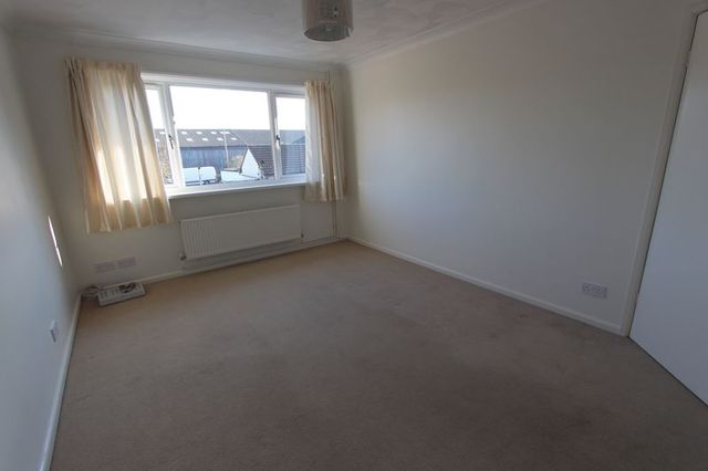  Image of 2 Bedroom Flat  To Rent at Twyford Road  Eastleigh, SO50 4HJ