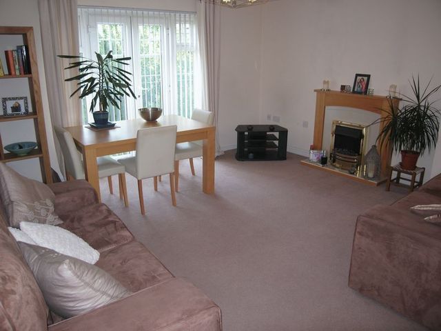  Image of 2 Bedroom Flat  To Rent at Bright Wire Crescent  Eastleigh, SO50 5SQ