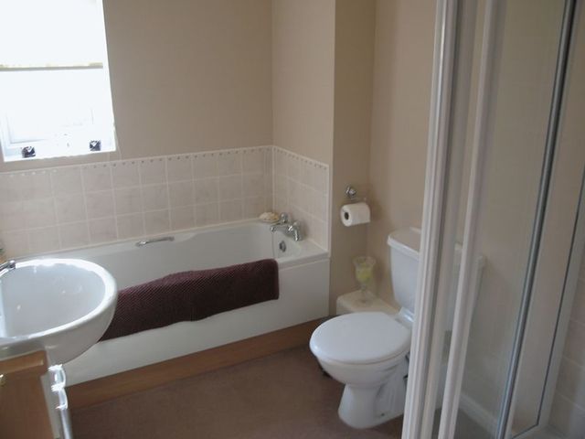  Image of 2 Bedroom Flat  To Rent at Bright Wire Crescent  Eastleigh, SO50 5SQ